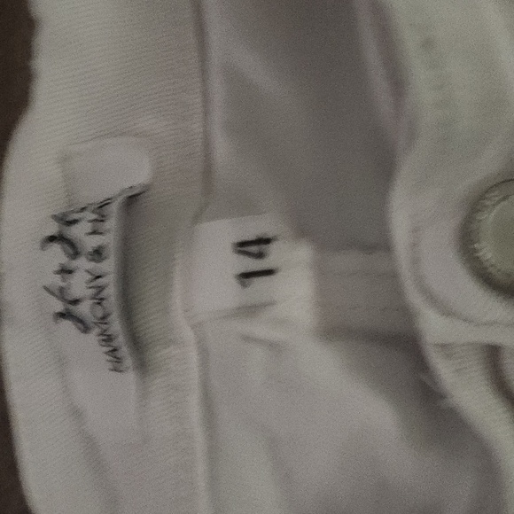 H&H Harmony & Havoc White Denim Stretch Capris Size 14 Inseam 23 - Picture 2 of 5